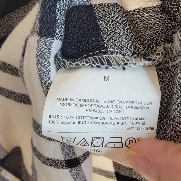 100% Cotton Black, White, &Tan Plaid Button-Up Shirt - Picture 5 of 8